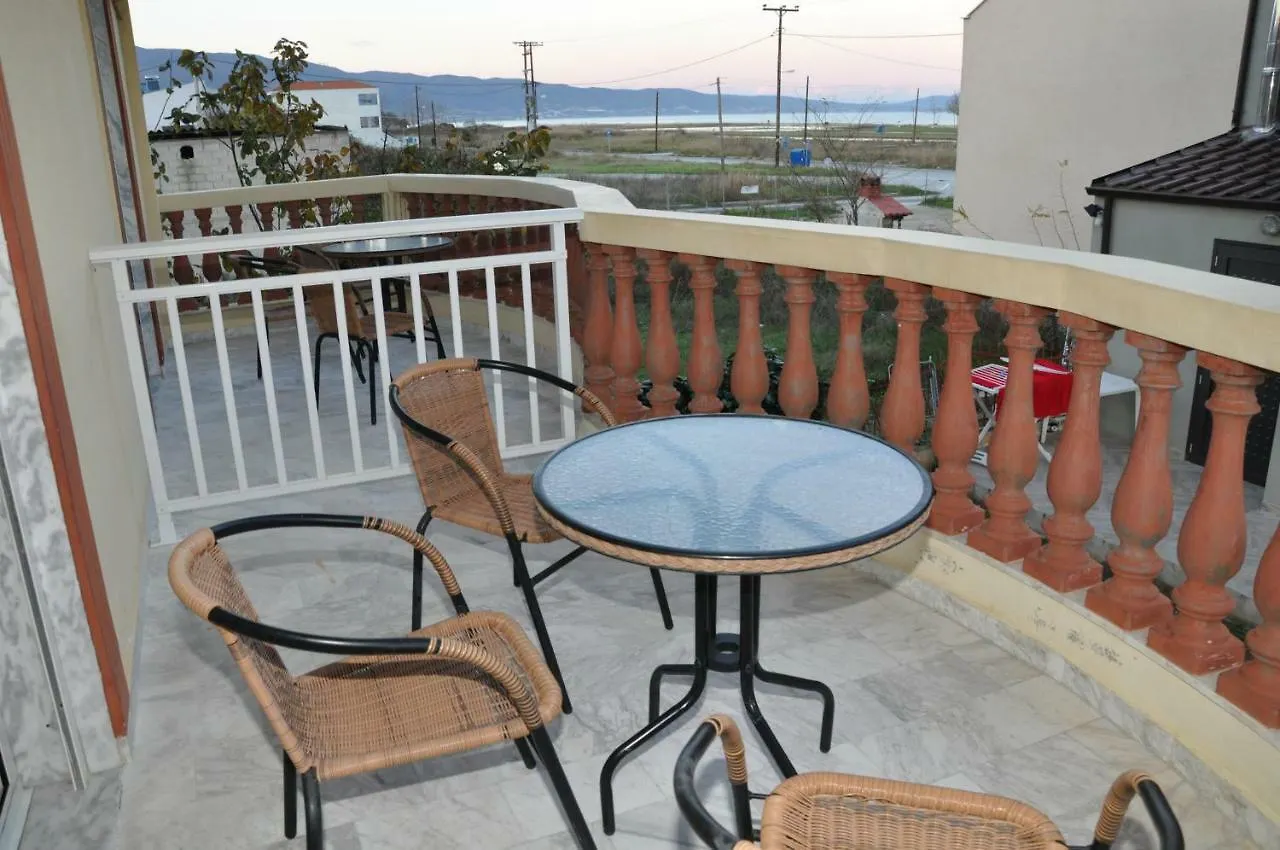 12 Doors Apartments Stavros
