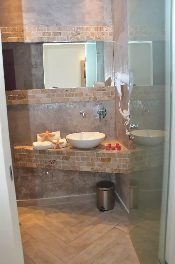 12 Doors Apartments Stavros