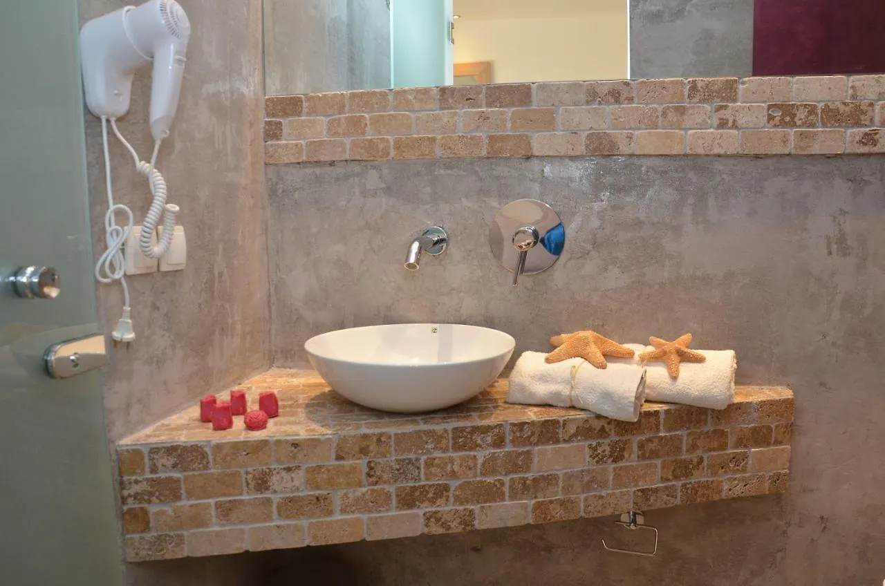 12 Doors Apartments Stavros